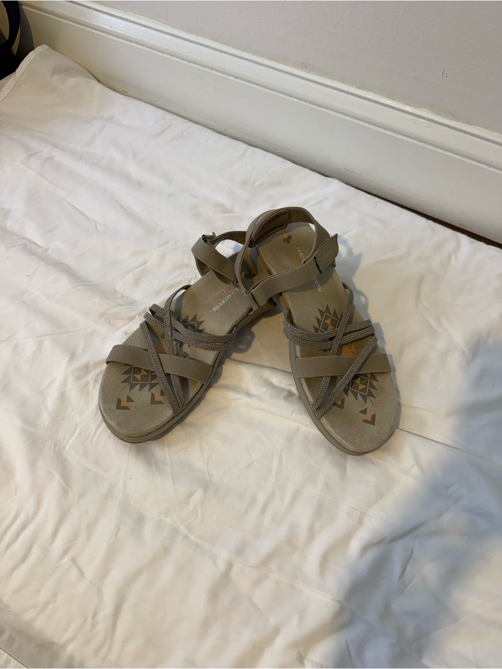 Skechers Women’s Size 10 Taupe Strappy Comfort Walking Sandals - Picture 7 of 8